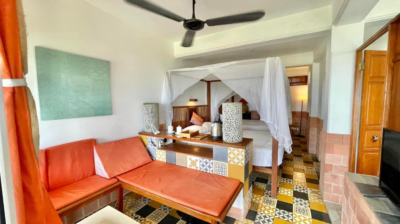 Villa Louise Hue Beach Boutique Hotel Екстер'єр фото