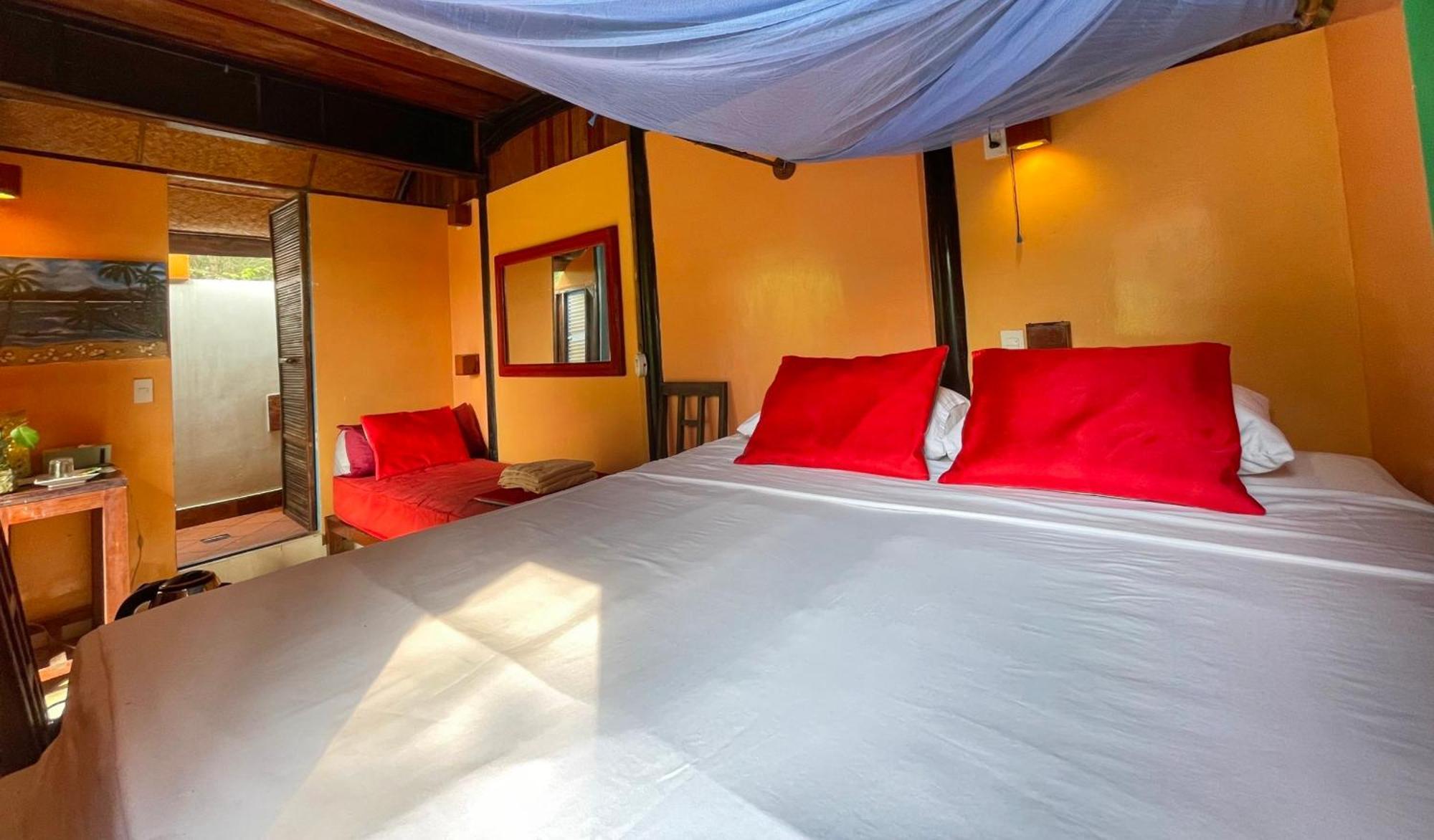 Villa Louise Hue Beach Boutique Hotel Номер фото